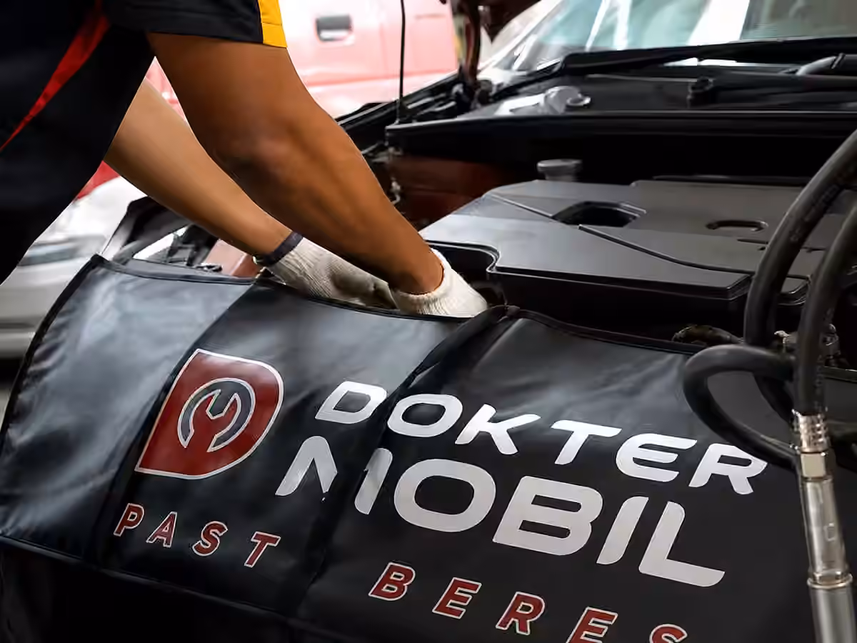 Pemeriksaan awal mobil sebelum Cuci Darah di Dokter Mobil