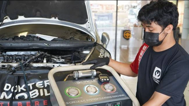 Visual spesialis AC Mobil dan Tune Up Mobil Dokter Mobil